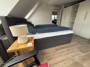 1 Schlafzimmer, Bügeleisen/Bügelbrett, kostenloses WLAN, Bettwäsche