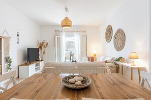 Dining - Marvelous sea view 3-bedroom apartment with AC in Kythnos (Merichas)