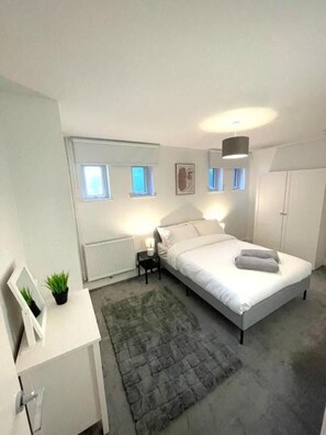 Tabla de planchar con plancha y wifi