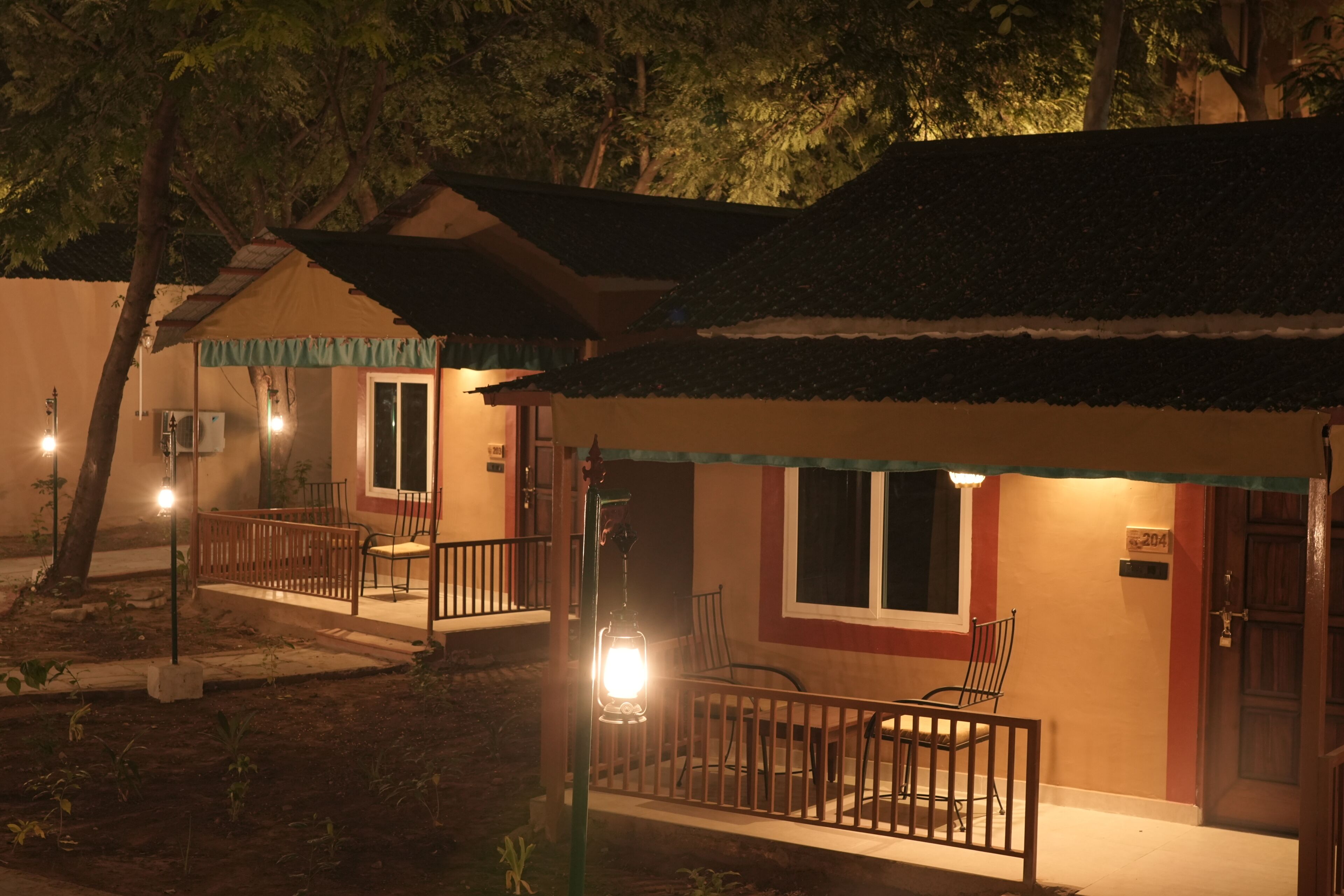 Casa de campo ejecutiva, baño privado, vista al jardín | Caja de seguridad en la habitación y espacio para trabajar con laptop 