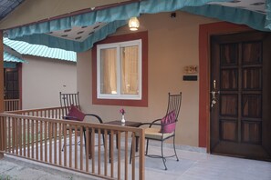 เอ็กเซกคิวทีฟคอทเทจ, ห้องน้ำส่วนตัว, วิวสวน | ตู้นิรภัยในห้องพัก, พื้นที่ทำงานแบบใช้แล็ปท็อป, เตารีด/โต๊ะรีดผ้า