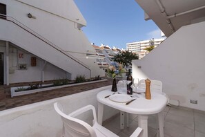 Outdoor dining - Las Floritas 33 - One Bed (Playa de las Américas)
