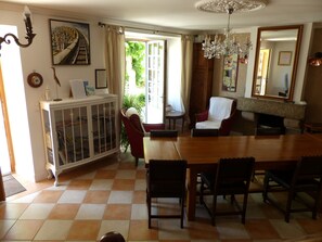 Living area - Demeure des tilleuls (Locquénolé)