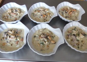 Family dining - Demeure des tilleuls (Locquénolé)