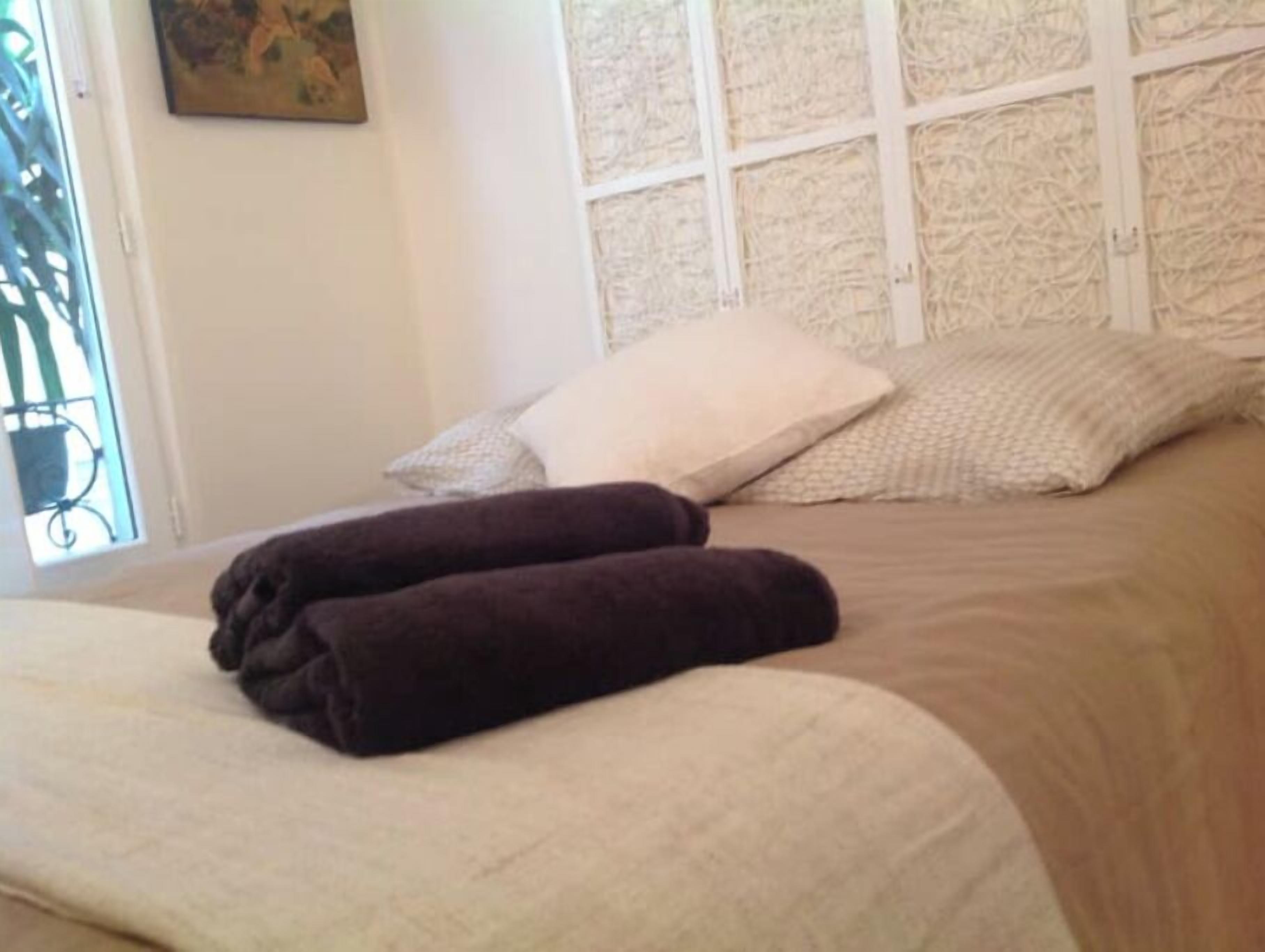 Bügeleisen/Bügelbrett, Internetzugang, Bettwäsche