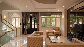 Presidential Villa, 6 Bedrooms, Club Lounge Access, City View | Egyptian cotton sheets, premium bedding, down comforters