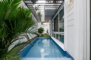 그랜드 빌라, 침실 6개, 클럽 라운지 이용, 시내 전망 | 이집트산 면 시트, 고급 침구, 셀렉트 컴포트 침대, 무료 미니바