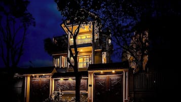 Royal Villa, 6 Bedrooms, Club lounge access, City View