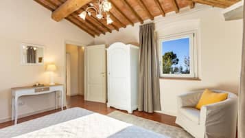 5 Schlafzimmer, Schreibtisch, WLAN, Bettwäsche