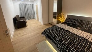 Room, 1 Bedroom, Smoking, Garden View - Welcoming Home Feel Like you Home (London)