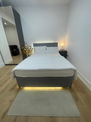 Room, 1 Bedroom, Smoking, Garden View | 1 bedroom