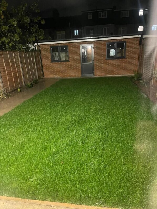 Room, 1 Bedroom, Smoking, Garden View | Garden - Welcoming Home Feel Like you Home (London)