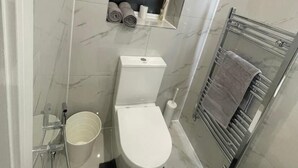 Room, 1 Bedroom, Smoking, Garden View | Bathroom - Welcoming Home Feel Like you Home (London)