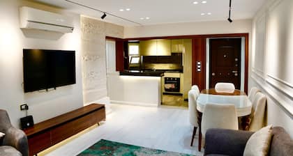 Spacious 3 Bedroom/2 Bathroom Apartment - 3 minutes to Every amenities and mall