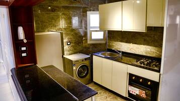 Micro-ondes, four, plaque de cuisson