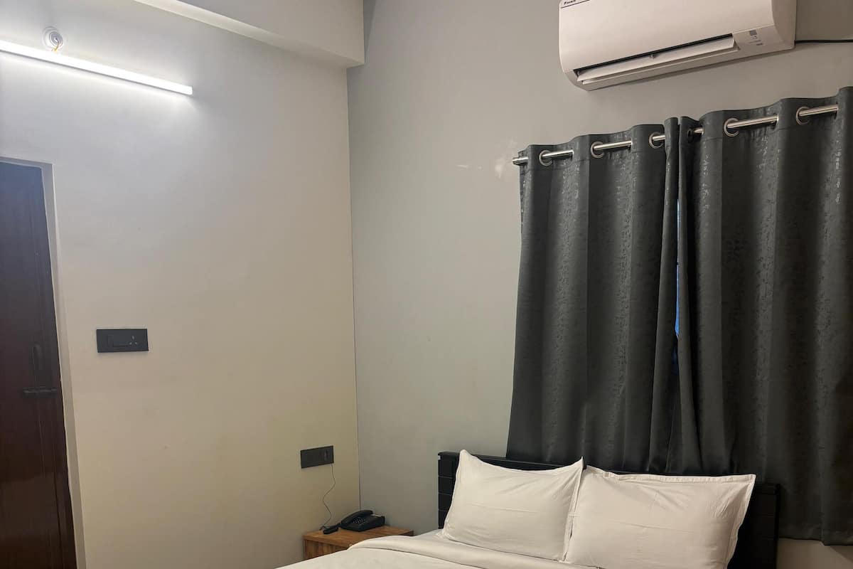 Standard Double Room, City View | Wi-fi percuma
