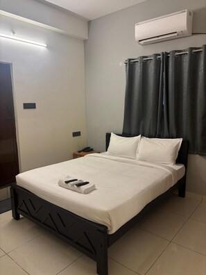 Deluxe Double Room, City View | Pillowtop beds, desk, free WiFi - Inn12 By Blessings Hospitality  (Chennai)