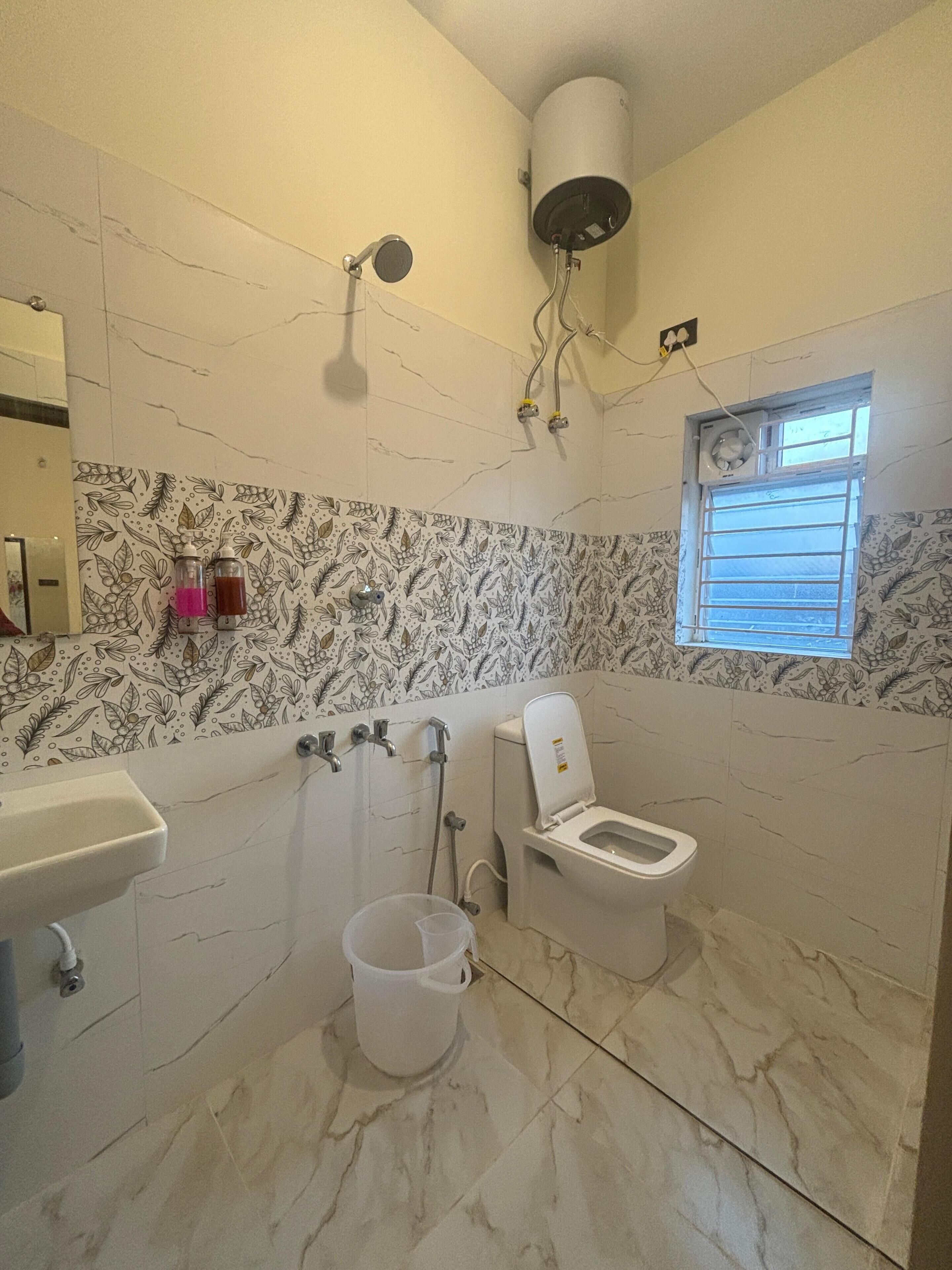 Deluxe Double Room, City View | Bathroom | Shower, free toiletries, towels, soap