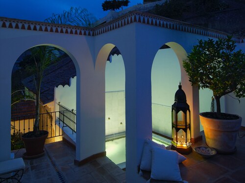 Andalusian Villa with moorish touch and "Hammam" pool