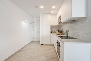 Microwave, dishwasher, coffee/tea maker, cookware/dishes/utensils - Welcs Apartamento 064 EMP Frente al Mar (Castello d'Empuries)