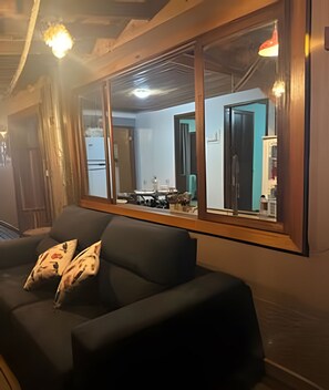 Chalet, 2 Bedrooms, Mountain View | Interior