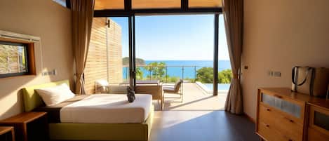 Family Villa, 2 Bedrooms, Sea View | WiFi (free), bed sheets