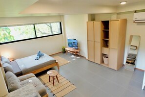 Economy Studio Suite | Desk, laptop workspace, free WiFi