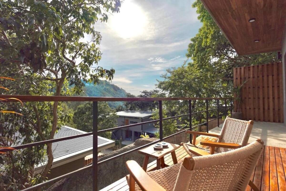 Suite, Balcony | Meja, ruang kerja komputer riba, Wi-fi percuma