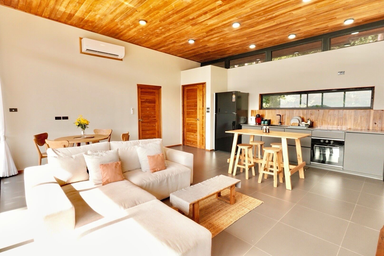 Villa familiare, 2 camere da letto, piscina privata, vista mare | Cucina privata | Frigorifero, microonde, piano cottura, bollitore elettrico