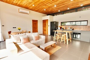 套房 | 書桌、筆電工作空間、免費無線上網