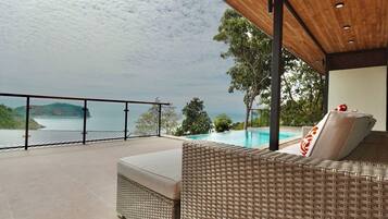 ์ค์ํธ | ์ฑ
์, ๋
ธํธ๋ถ ์์
๊ณต๊ฐ, ๋ฌด๋ฃ WiFi