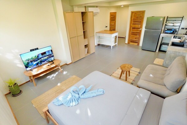 Economy Studio Suite | Desk, laptop workspace, free WiFi