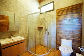 Studio, 1 Queen-Bett | Badezimmer