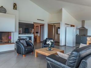 TV - Villa Bella Vista Di Pinarello (Zonza)