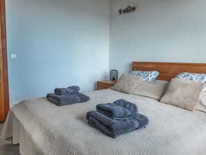 5 habitaciones, tabla de planchar con plancha, cuna de viaje y wifi