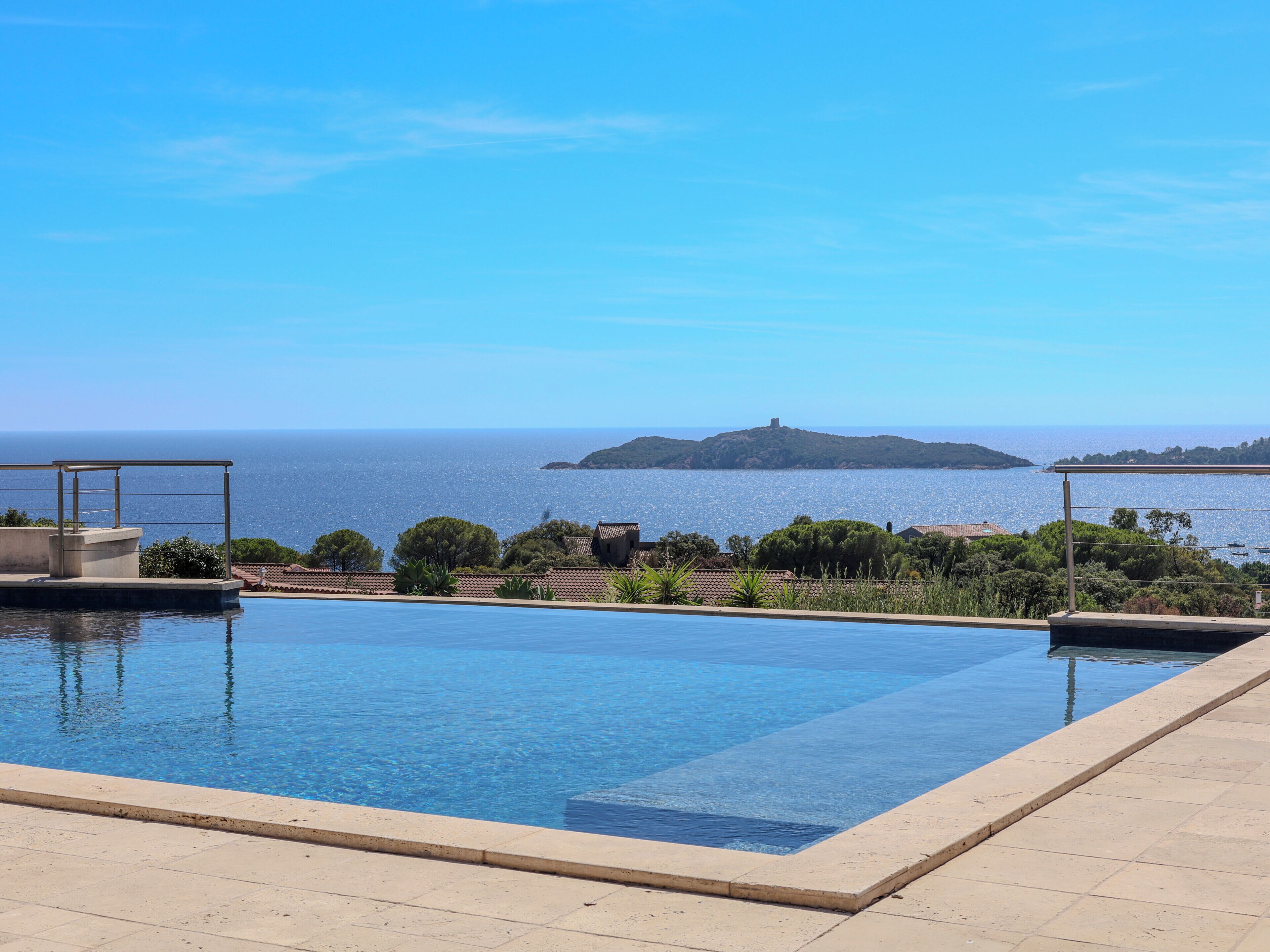 Et oppvarmet basseng