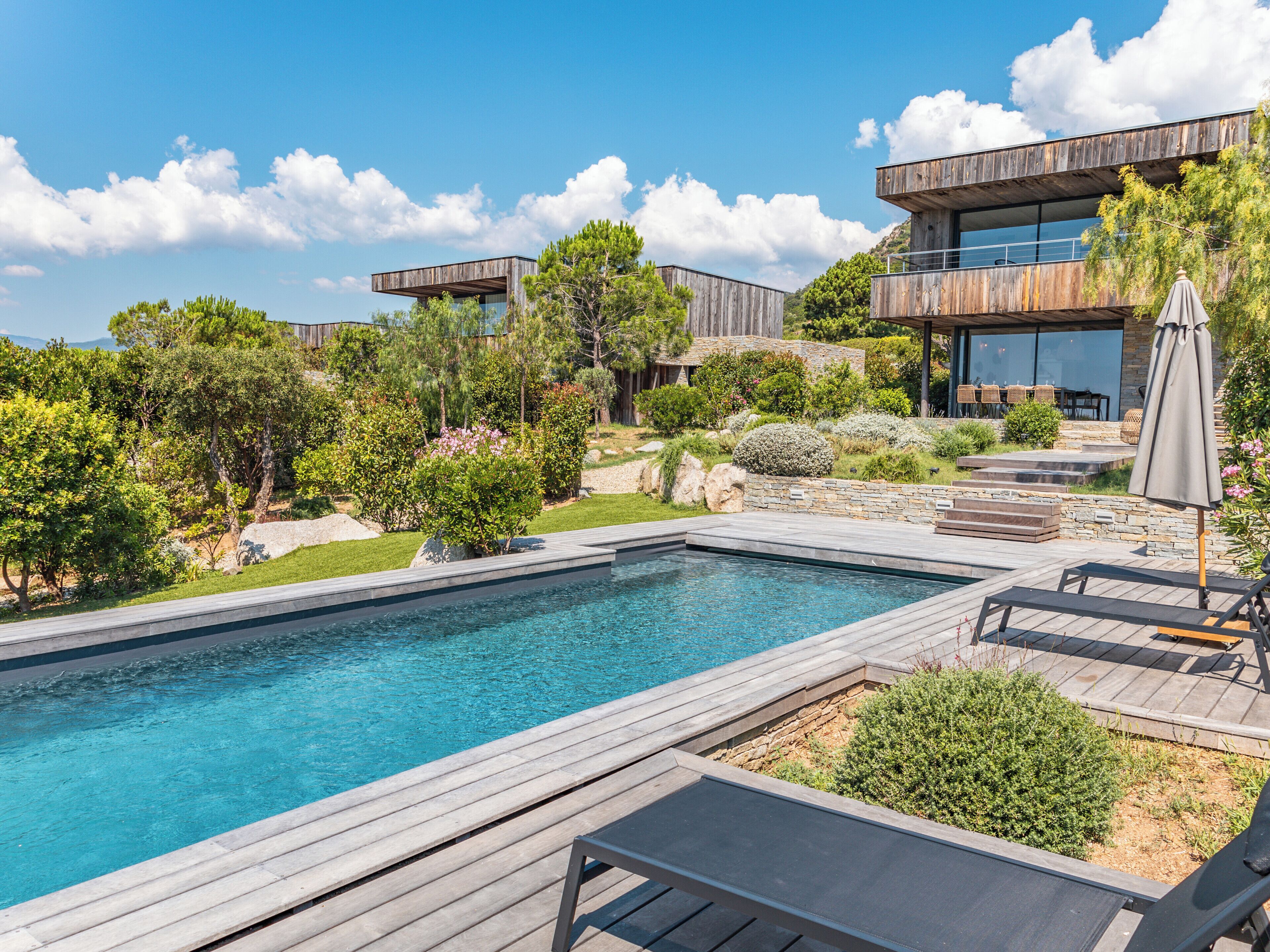 Et oppvarmet basseng