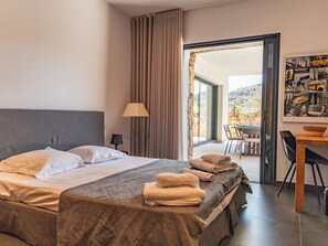 4 bedrooms, iron/ironing board, travel cot, WiFi - Casa Carolina Di Palombaggia (porto vecchio)