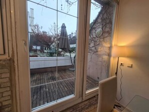 شقة بتجهيزات أساسية | إطلالة الغرفة