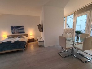 شقة بتجهيزات أساسية | المنشأة من الداخل