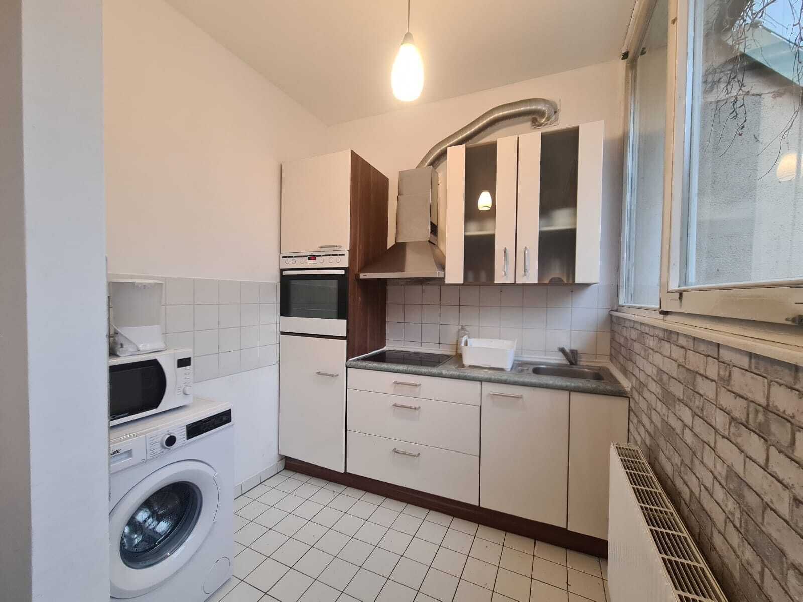 Basic Apartment | Private kitchen