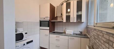 Basic Apartment | Private kitchen