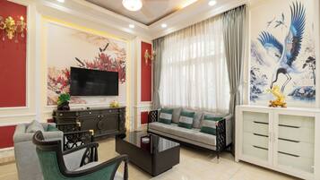 Presidential Villa, 6 Bedrooms, Club Lounge Access, City View | Egyptian cotton sheets, premium bedding, down comforters