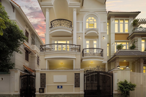 Biệt thự Presidential, 6 phòng ngủ, quyền sử dụng Club Lounge, quang cảnh thành phố | Bộ trải giường bằng vải cotton Ai Cập, bộ đồ giường cao cấp