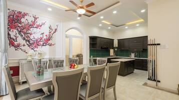 Egyptian cotton sheets, premium bedding, down duvets