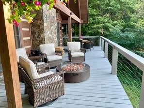 Property grounds - 3-bedroom cabin in serene Banner Elk on 8 Acres with Mountain View’s (Banner Elk)