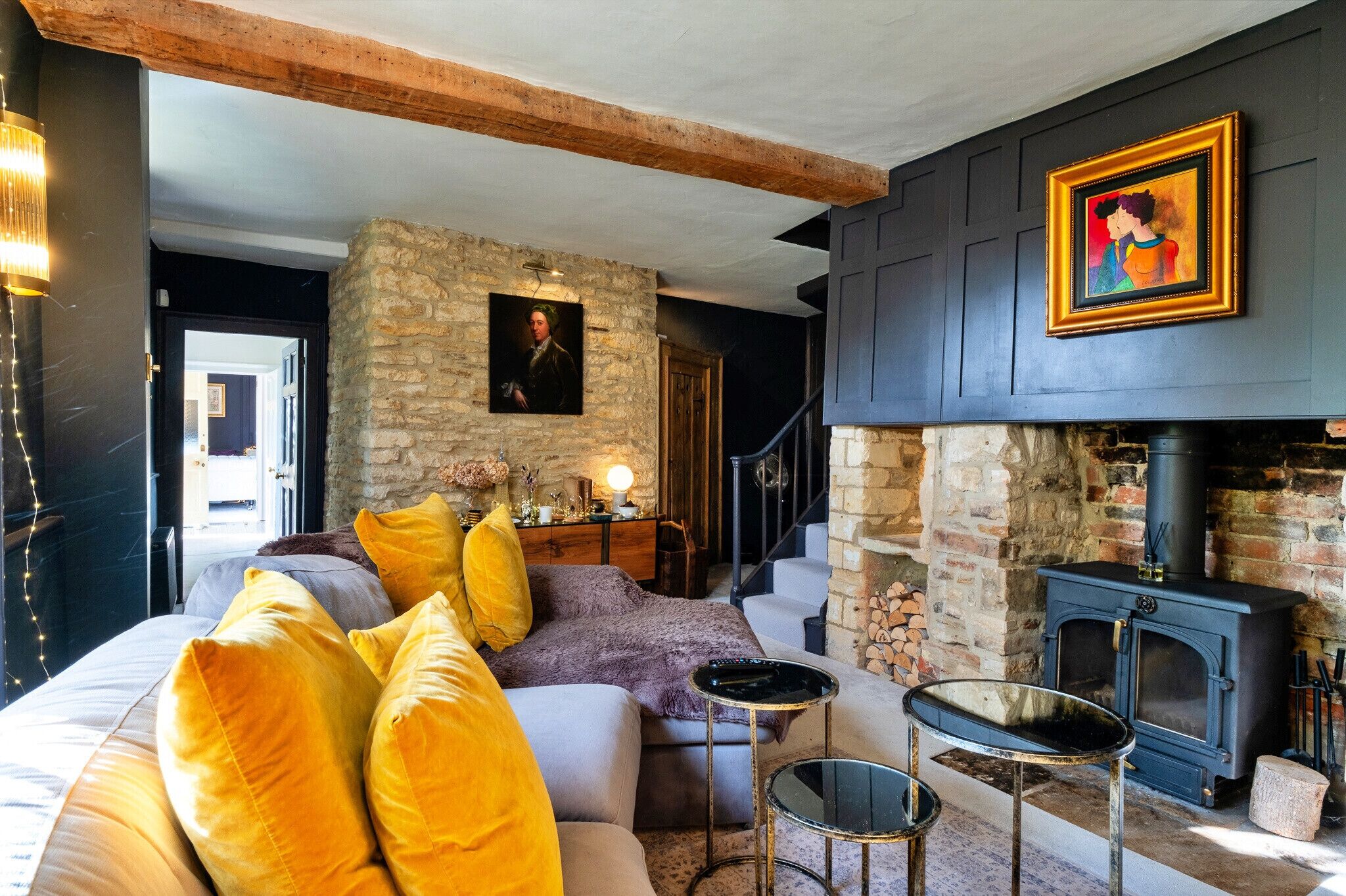 TV, fireplace
