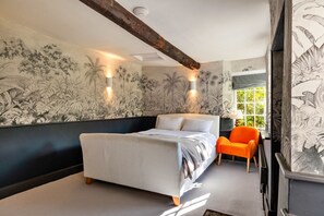 6 bedrooms, free WiFi, bed sheets