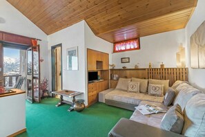 Living area - Il Balcone Sulle Alpi ski in ski out (Sauze d'Oulx)