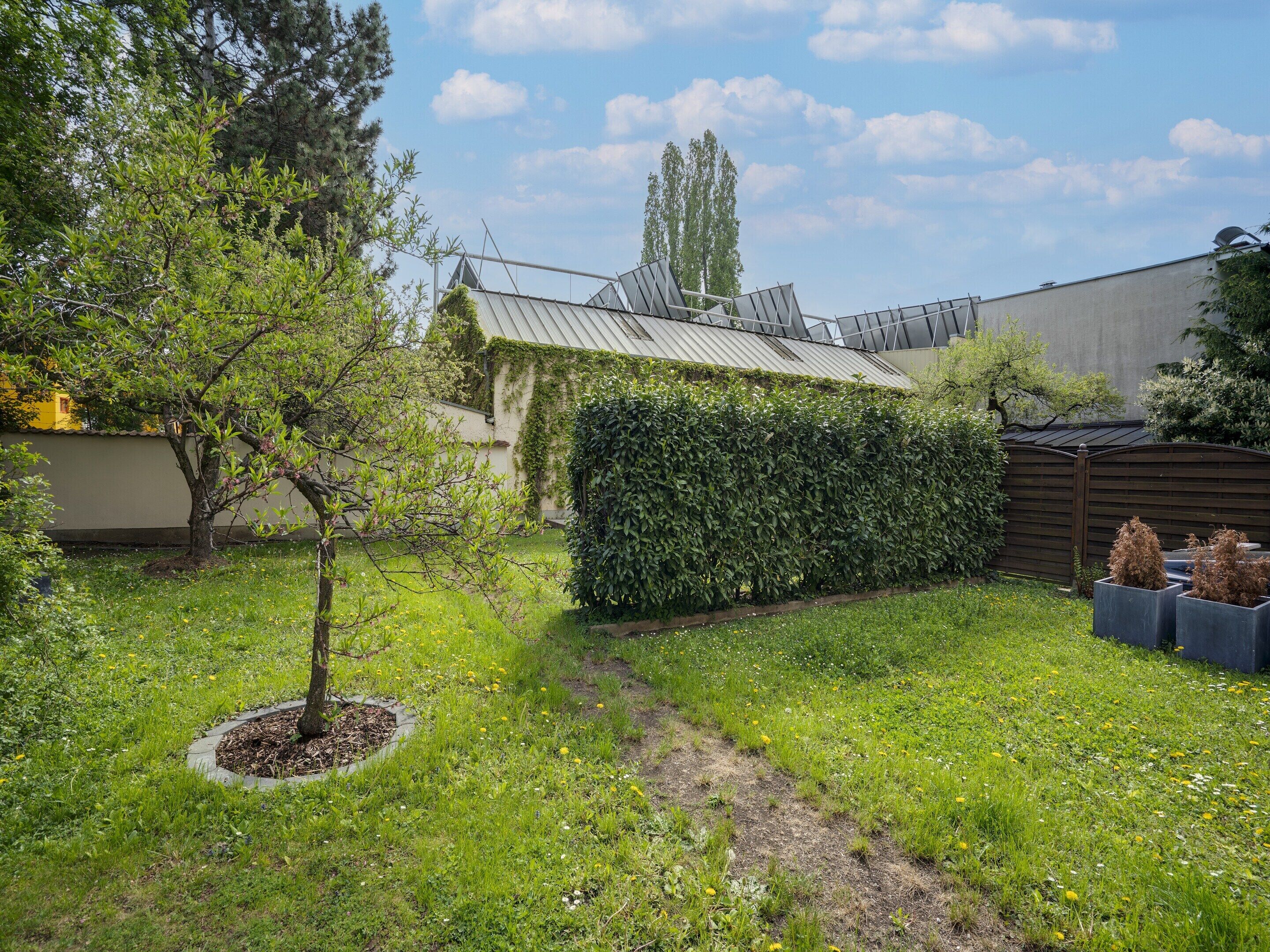 Apartment | Garden